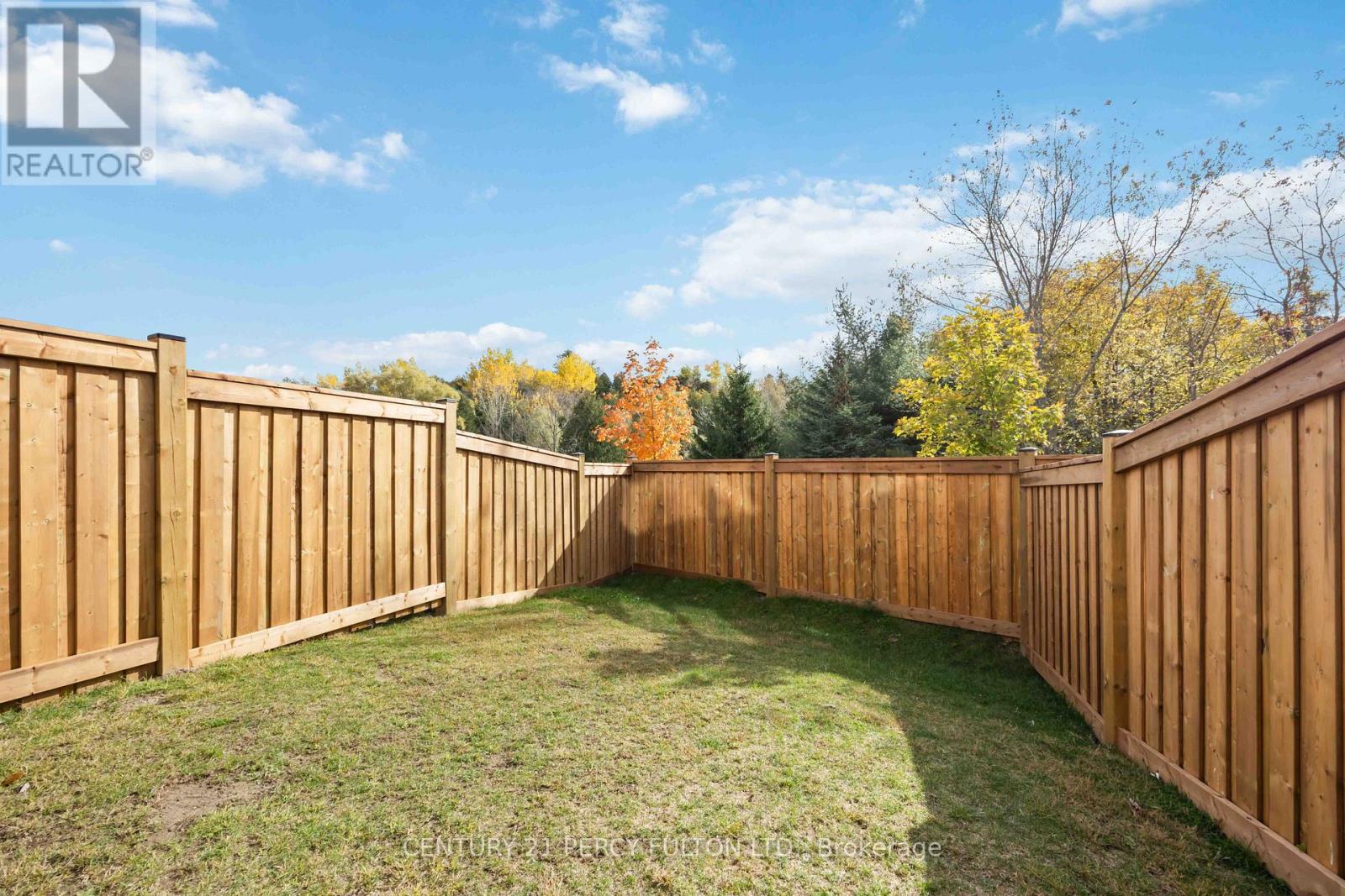 102 LYALL STOKES CIRCLE - 21