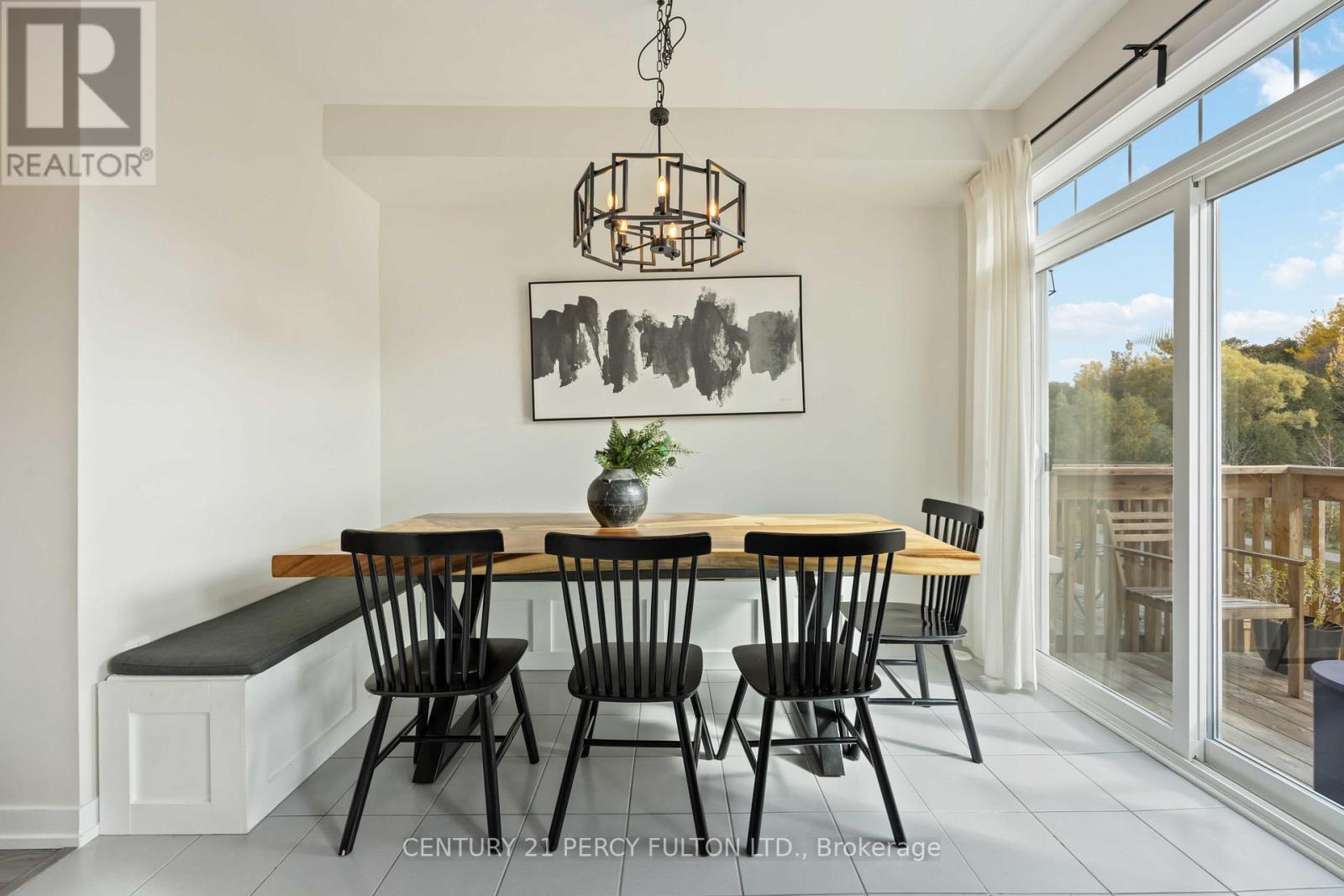 102 LYALL STOKES CIRCLE - 9