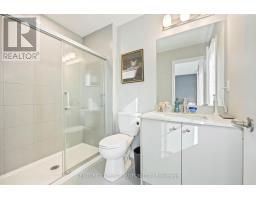 102 Lyall Stokes Circle, East Gwillimbury, ON L0G1M0 Photo 13