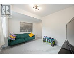 102 Lyall Stokes Circle, East Gwillimbury, ON L0G1M0 Photo 19