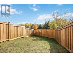 102 Lyall Stokes Circle, East Gwillimbury, ON L0G1M0 Photo 21