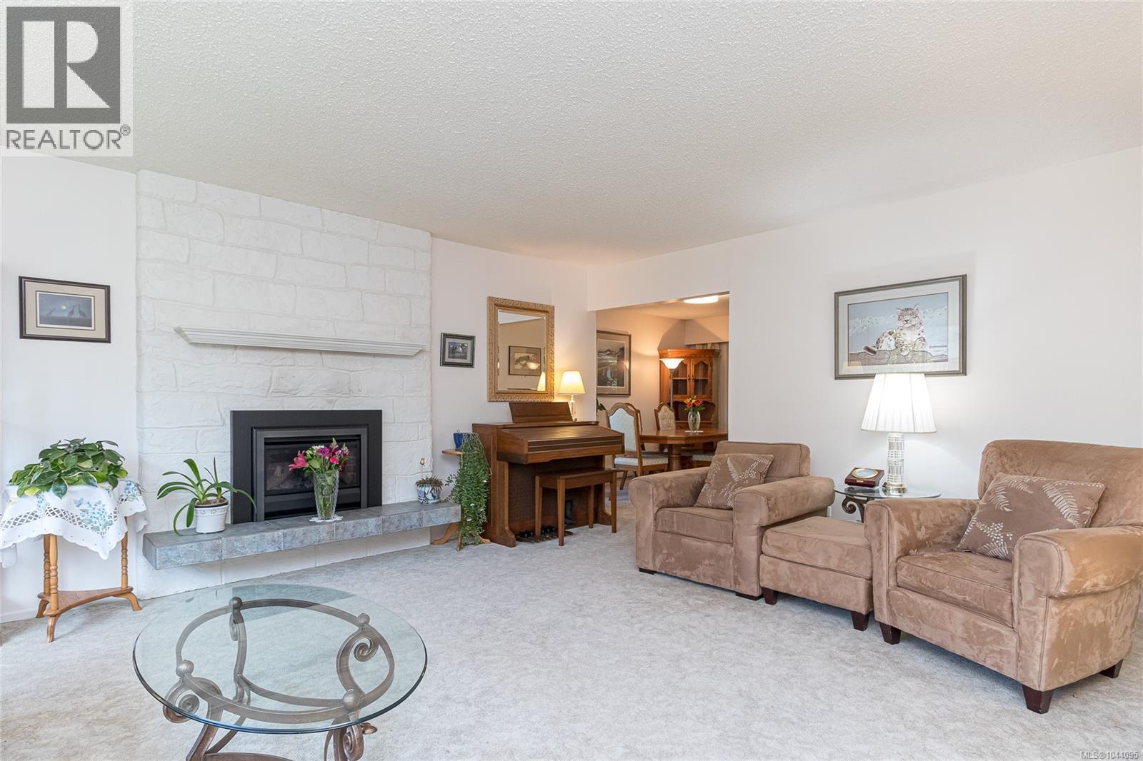 986 Lucas Ave - 10