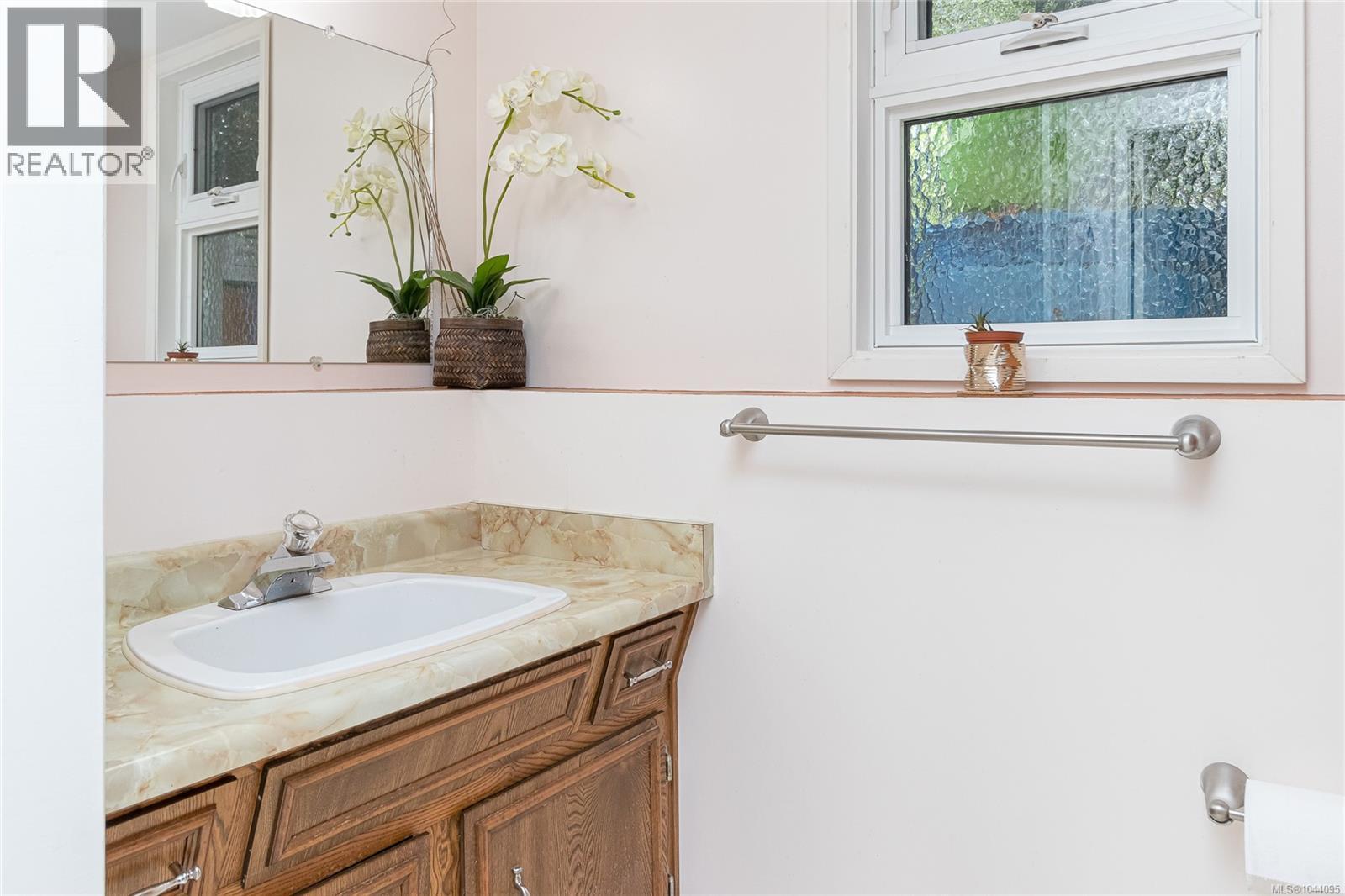 986 Lucas Ave - 27