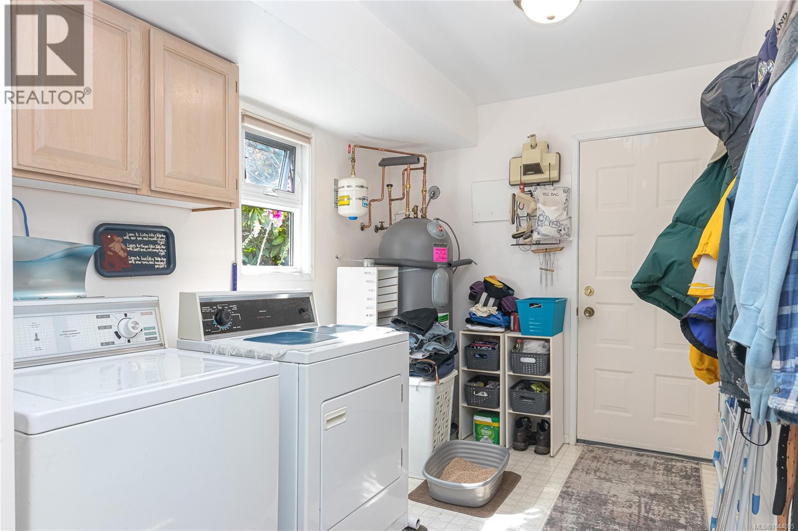 986 Lucas Ave - 28