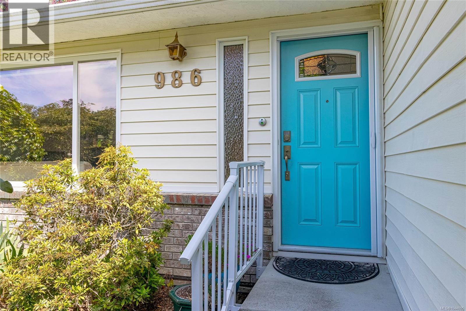 986 Lucas Ave - 3