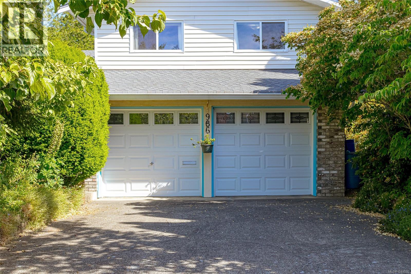 986 Lucas Ave - 5
