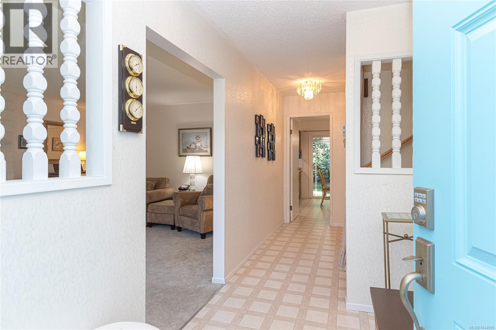 986 Lucas Ave - 6