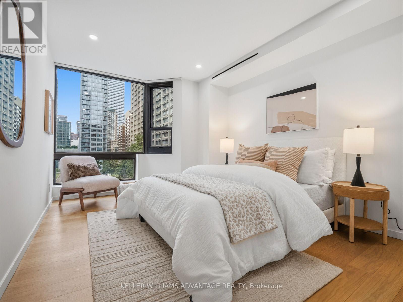 #1002 1166 BAY STREET - Image 32