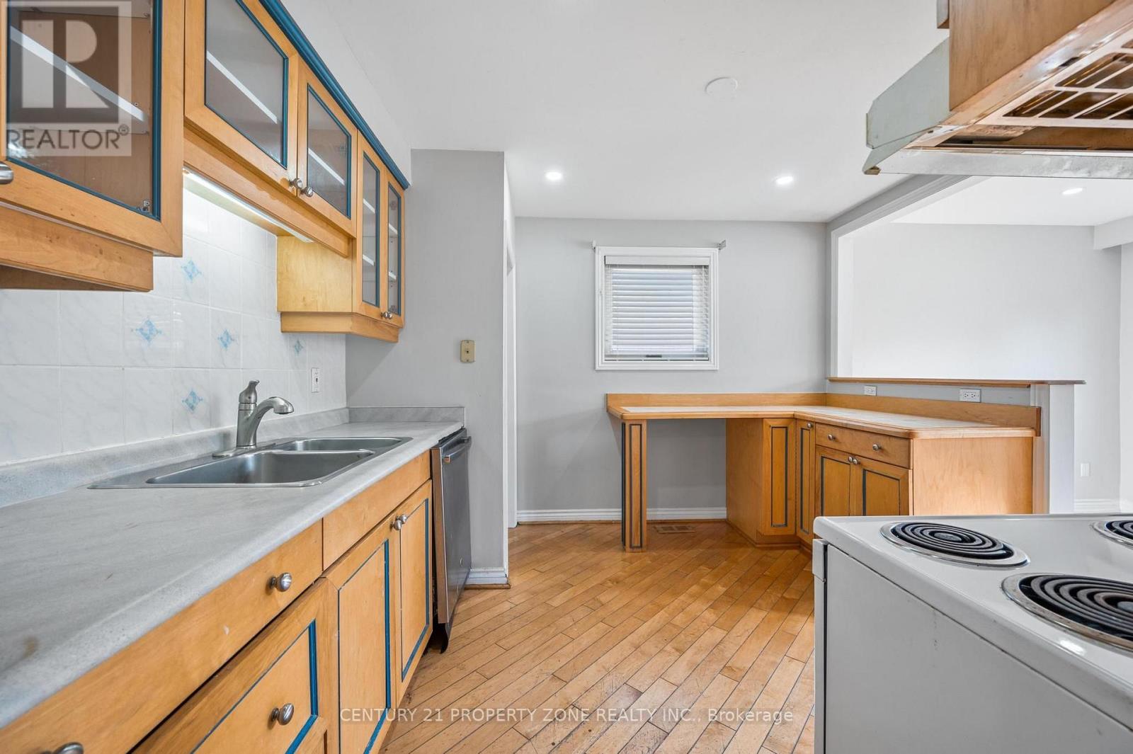 25 CHATSWORTH DRIVE - 14
