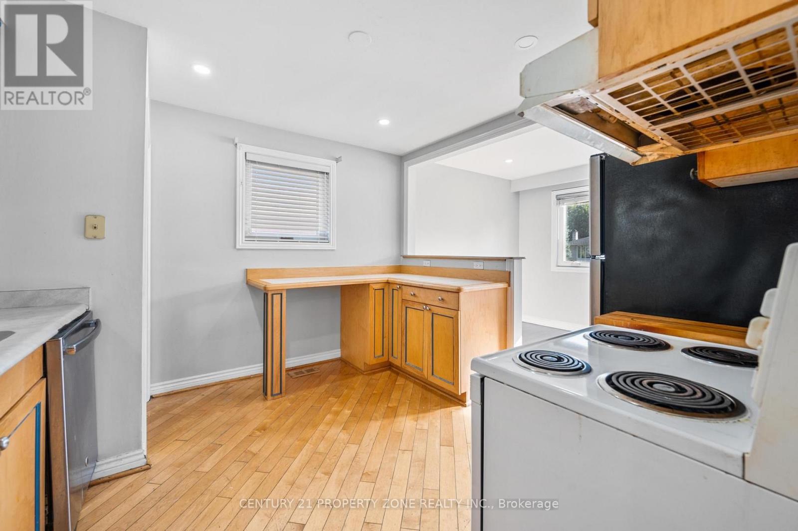 25 CHATSWORTH DRIVE - 15