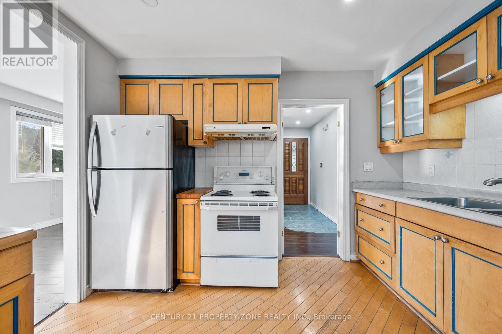 25 CHATSWORTH DRIVE - 17