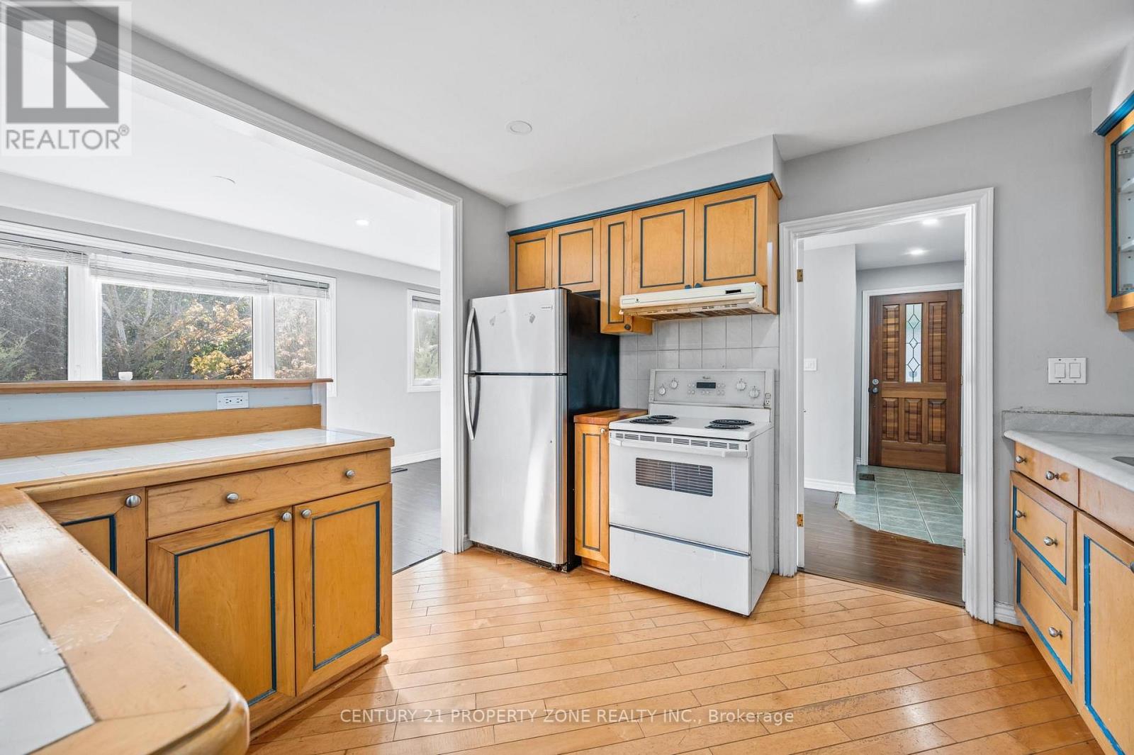 25 CHATSWORTH DRIVE - 18