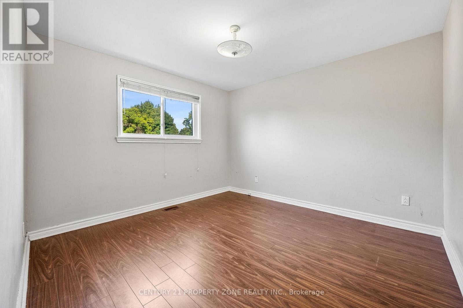 25 CHATSWORTH DRIVE - 22