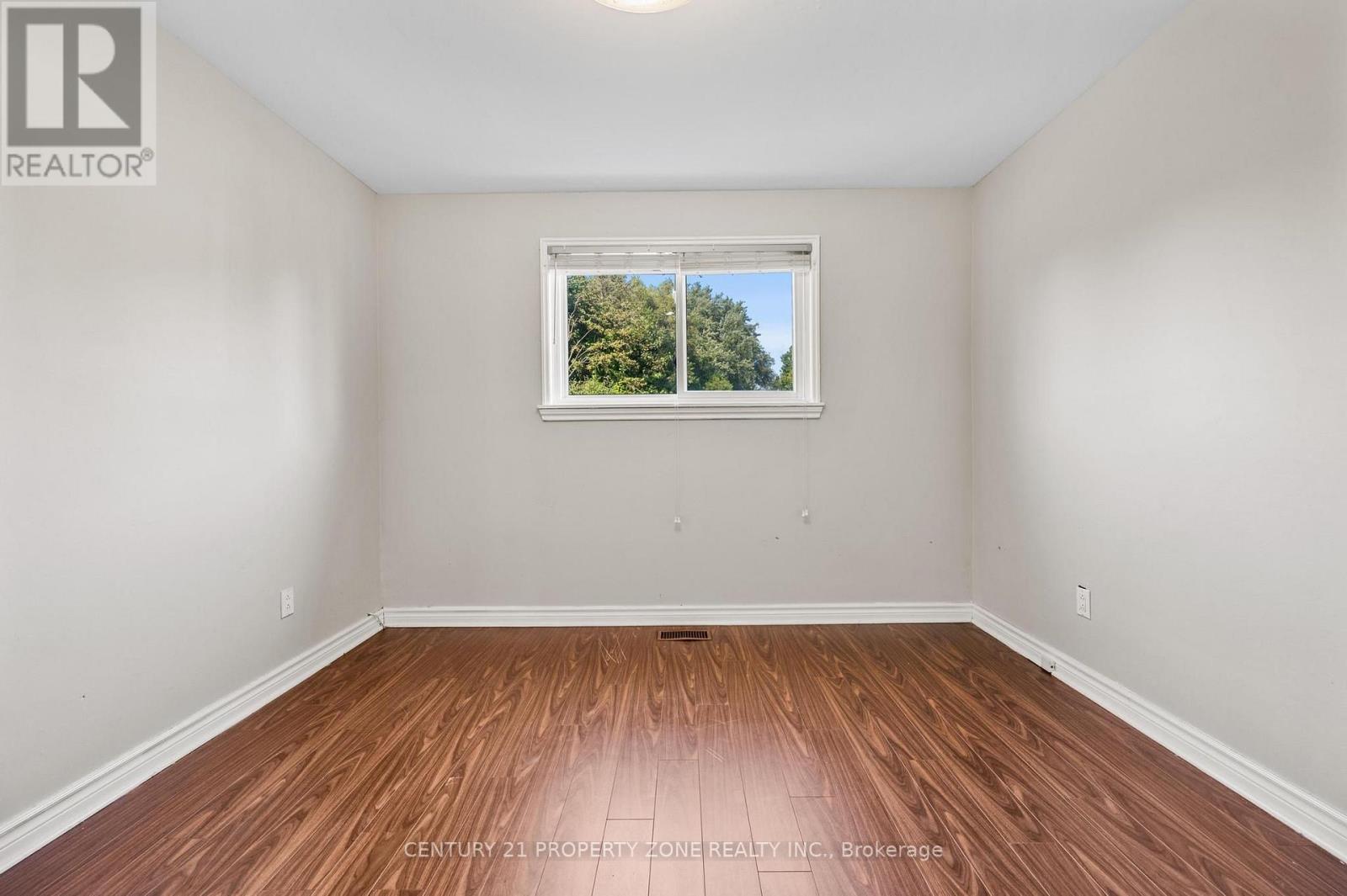 25 CHATSWORTH DRIVE - 23