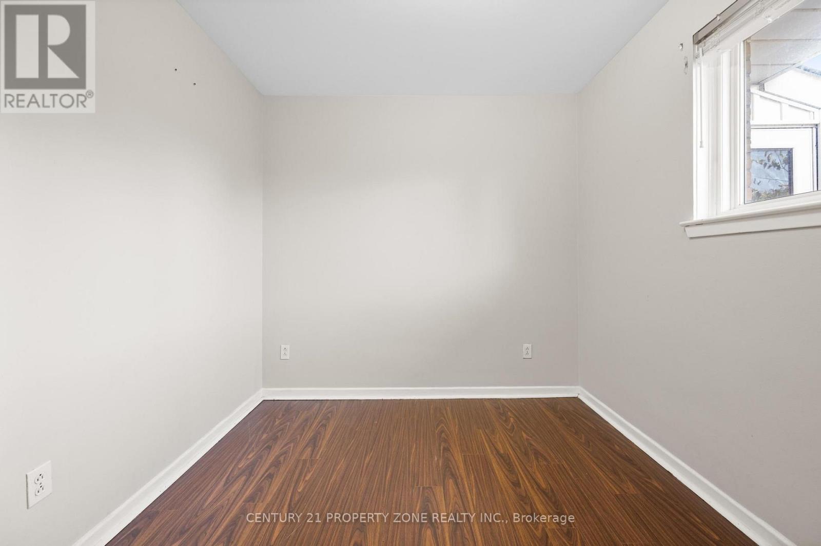 25 CHATSWORTH DRIVE - 27