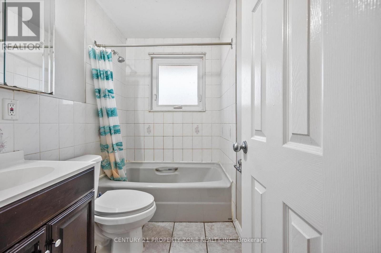 25 CHATSWORTH DRIVE - 28