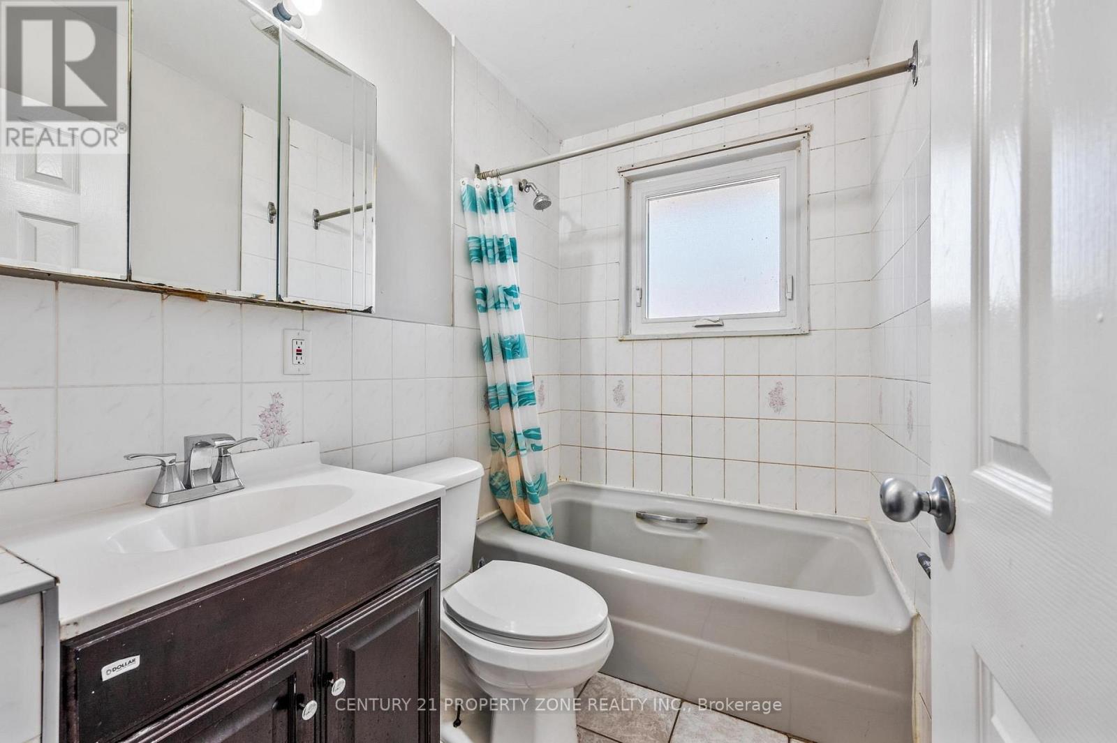 25 CHATSWORTH DRIVE - 29