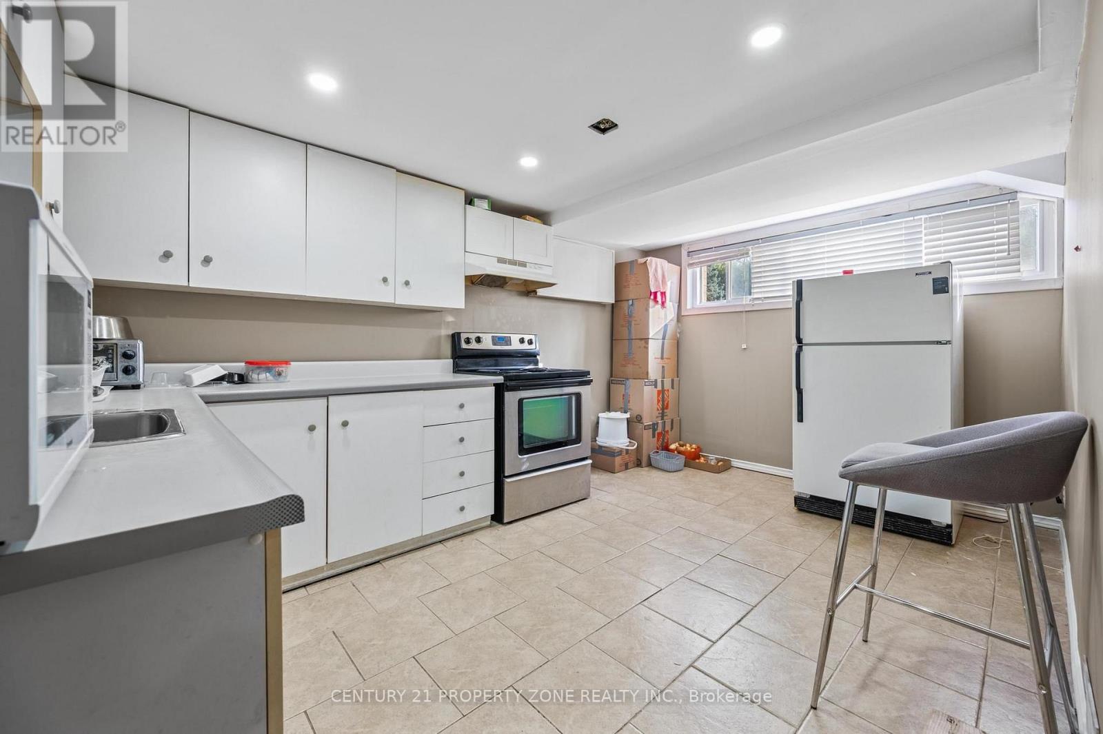 25 CHATSWORTH DRIVE - 34