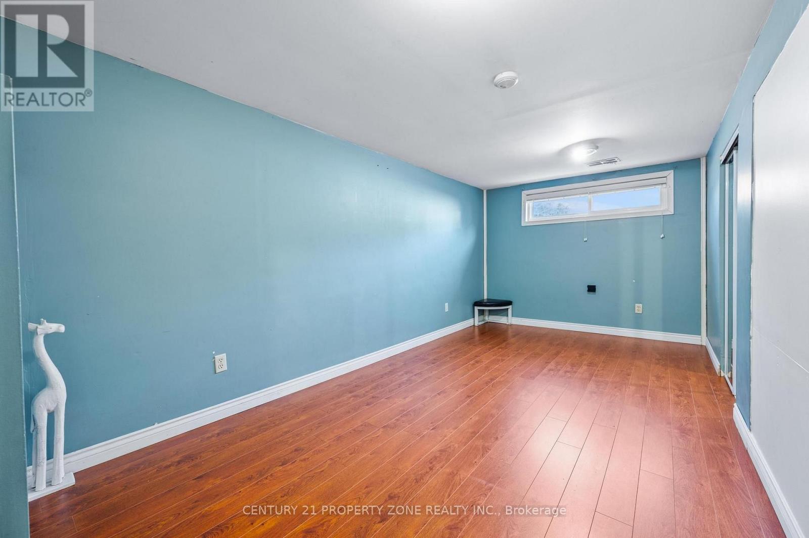 25 CHATSWORTH DRIVE - 35