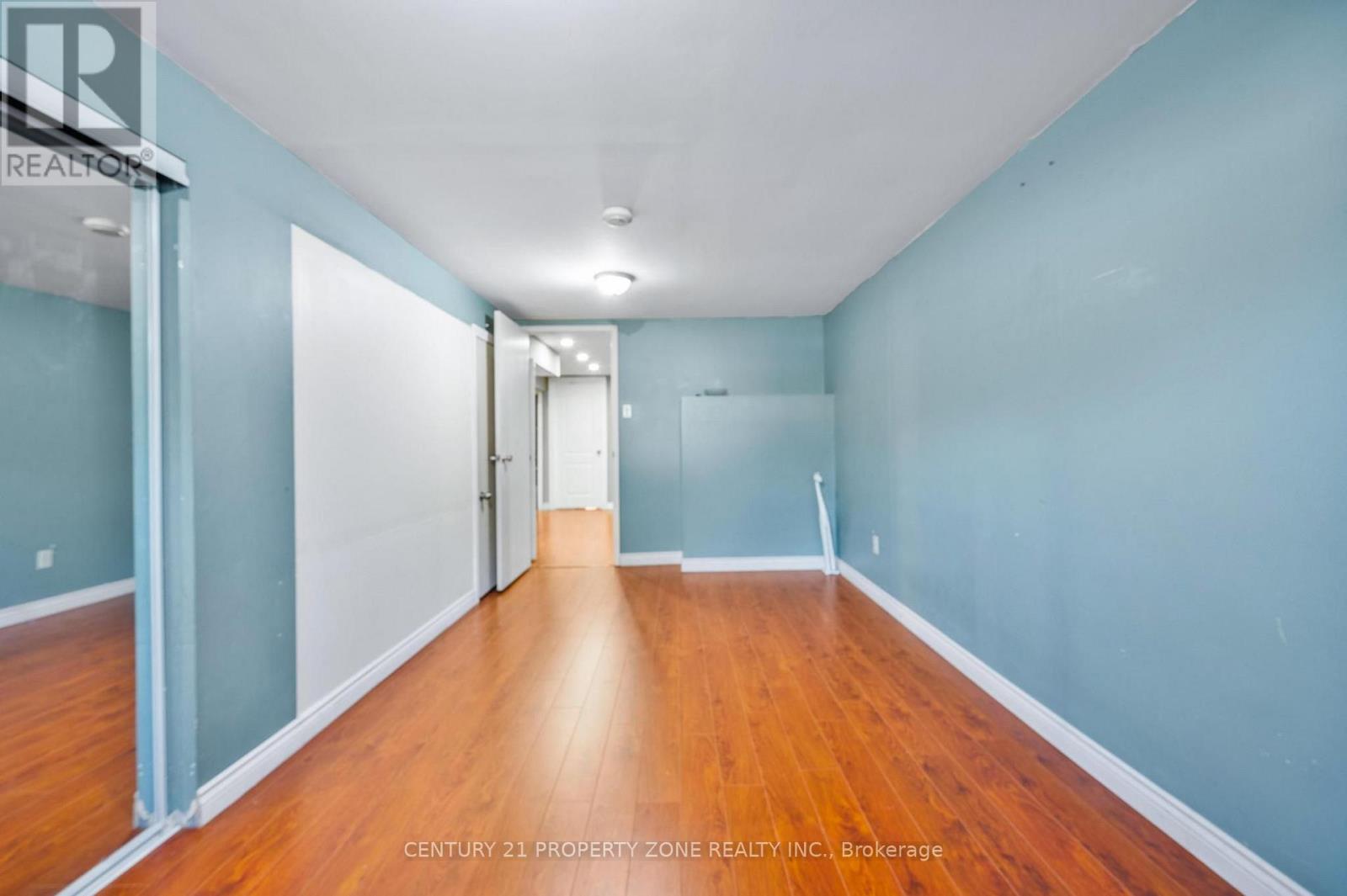 25 CHATSWORTH DRIVE - 36