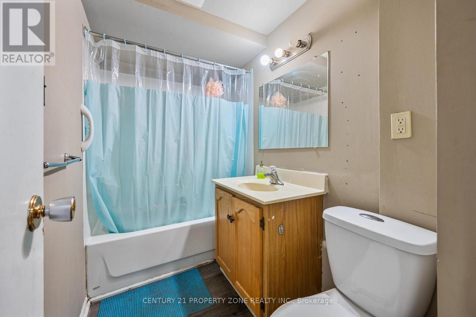 25 CHATSWORTH DRIVE - 41