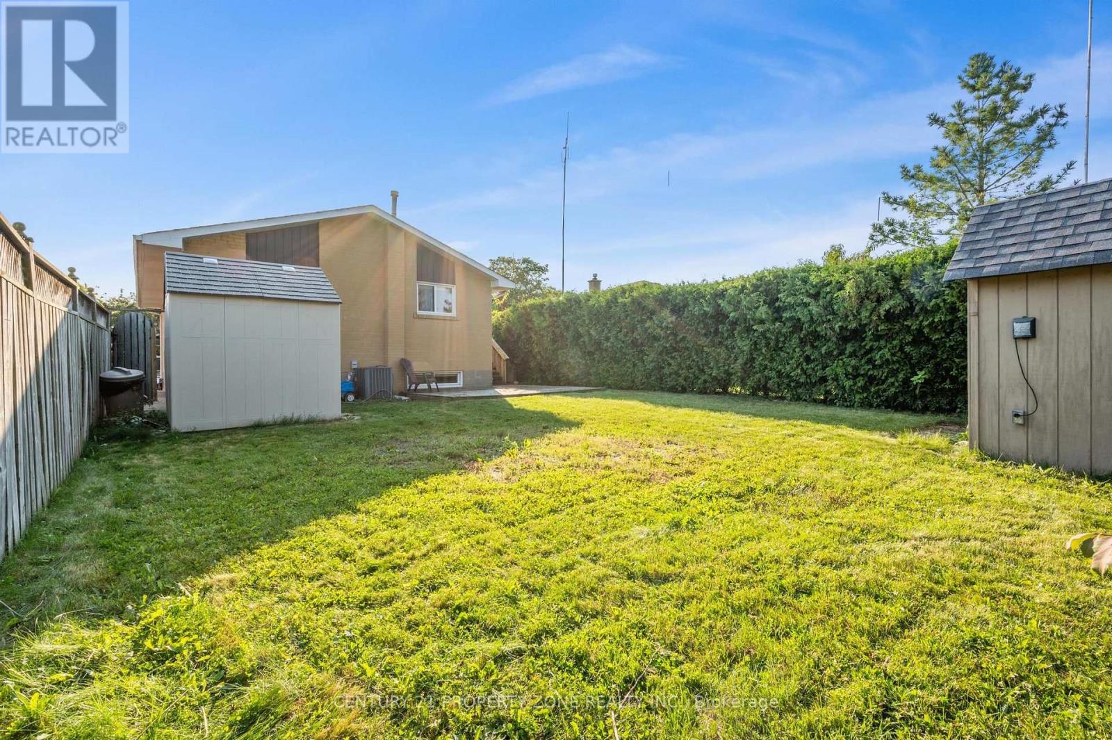 25 CHATSWORTH DRIVE - 44