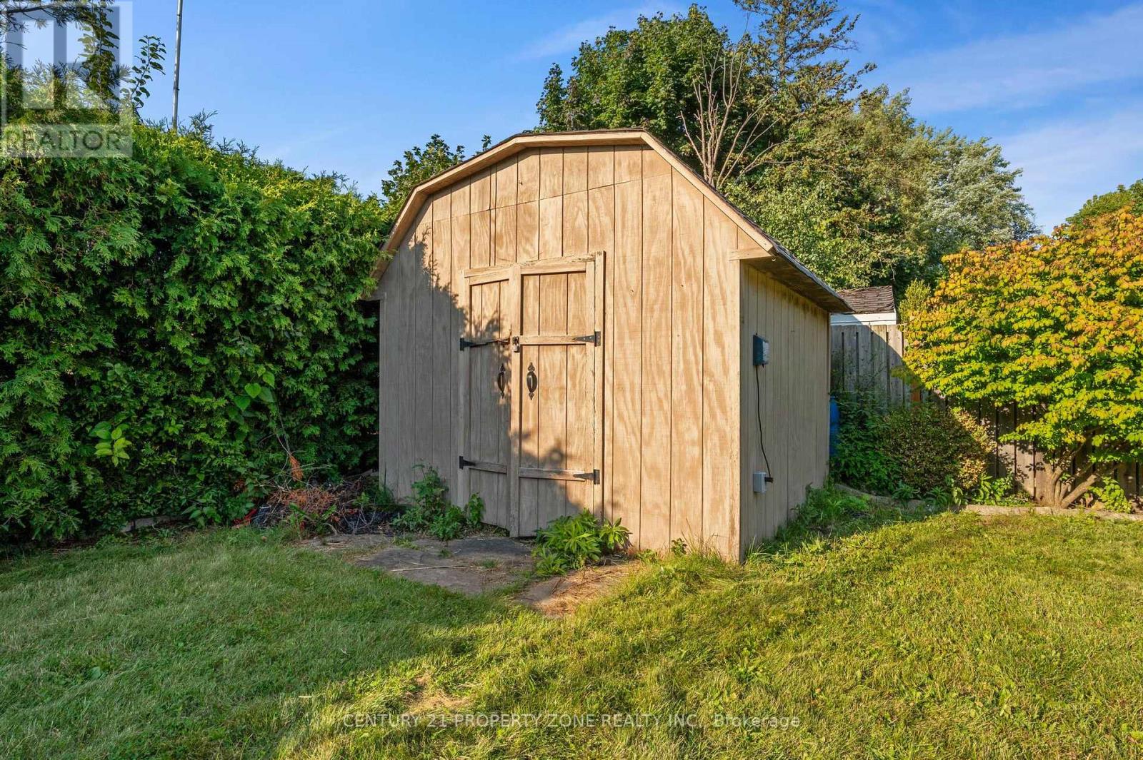 25 CHATSWORTH DRIVE - 49