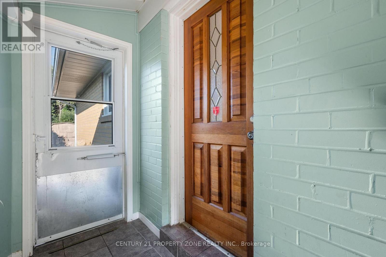 25 CHATSWORTH DRIVE - 5