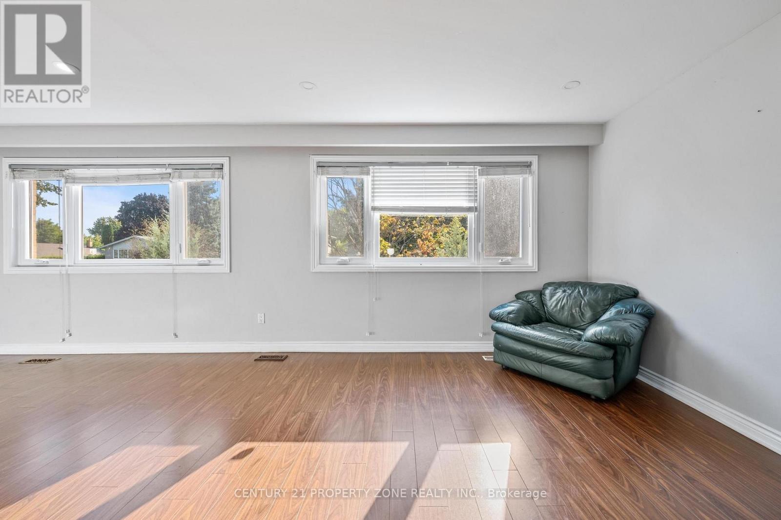 25 CHATSWORTH DRIVE - 7