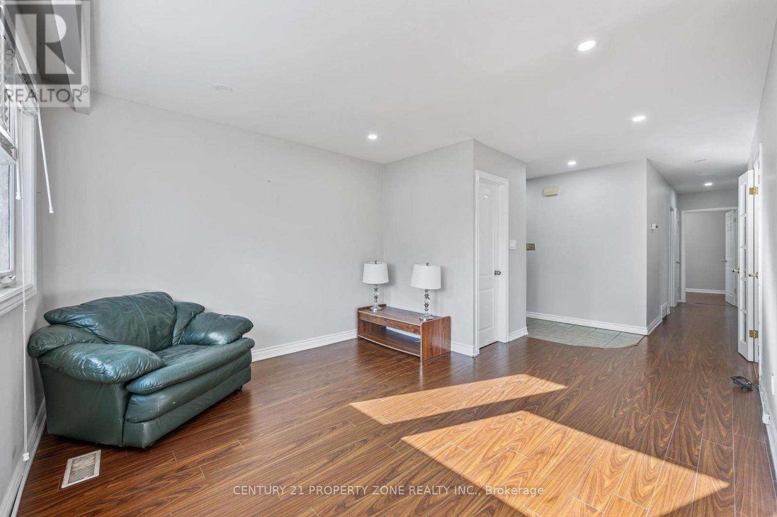 25 CHATSWORTH DRIVE - 8