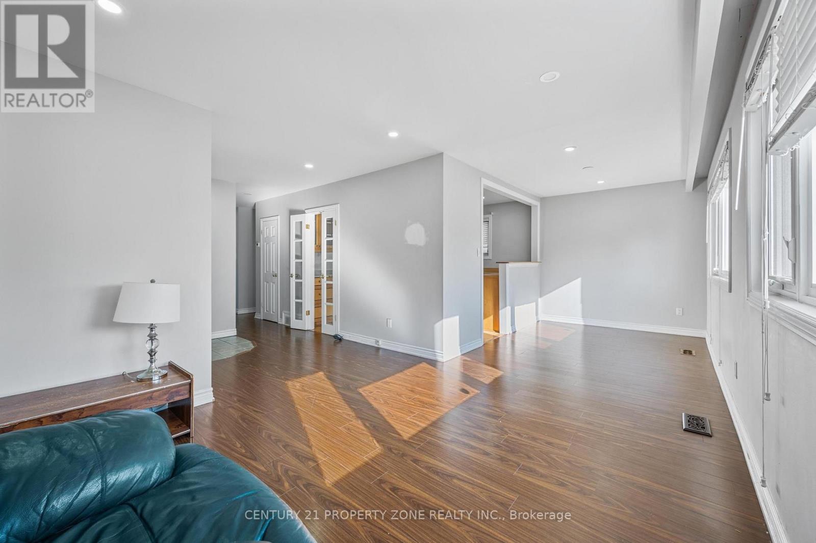 25 CHATSWORTH DRIVE - 9