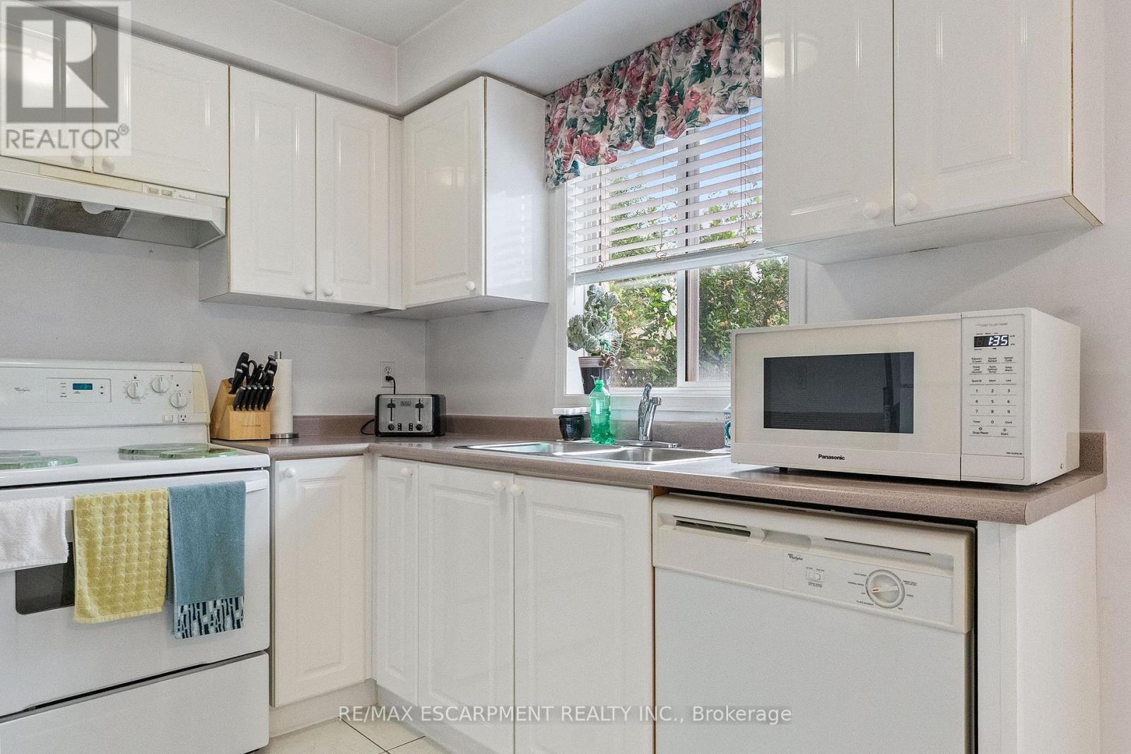 16 WHITEFACE CRESCENT - 13