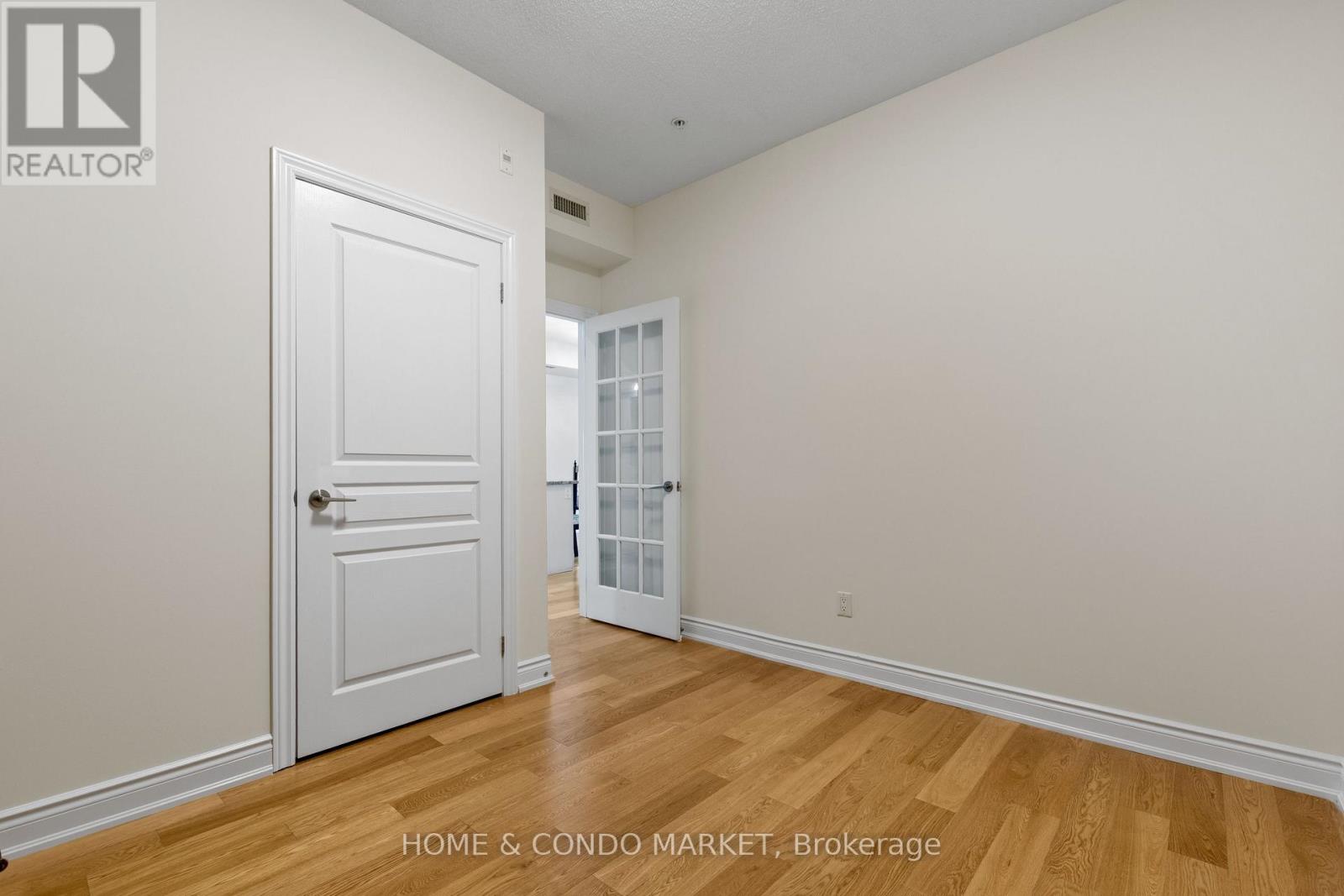 #130 3170 ERIN MILLS PARKWAY - 20