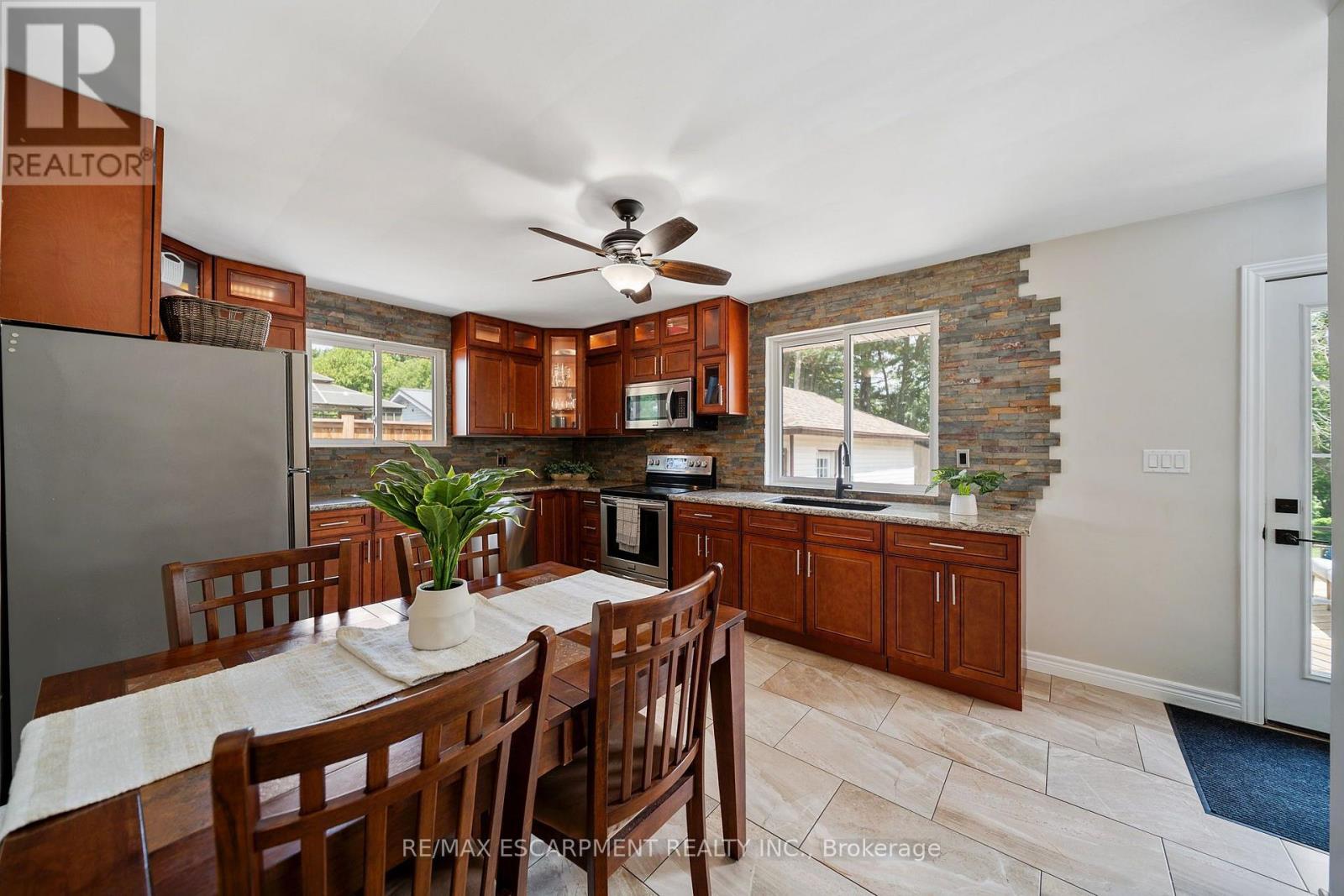 618 ST. ANDREW STREET - Image 13