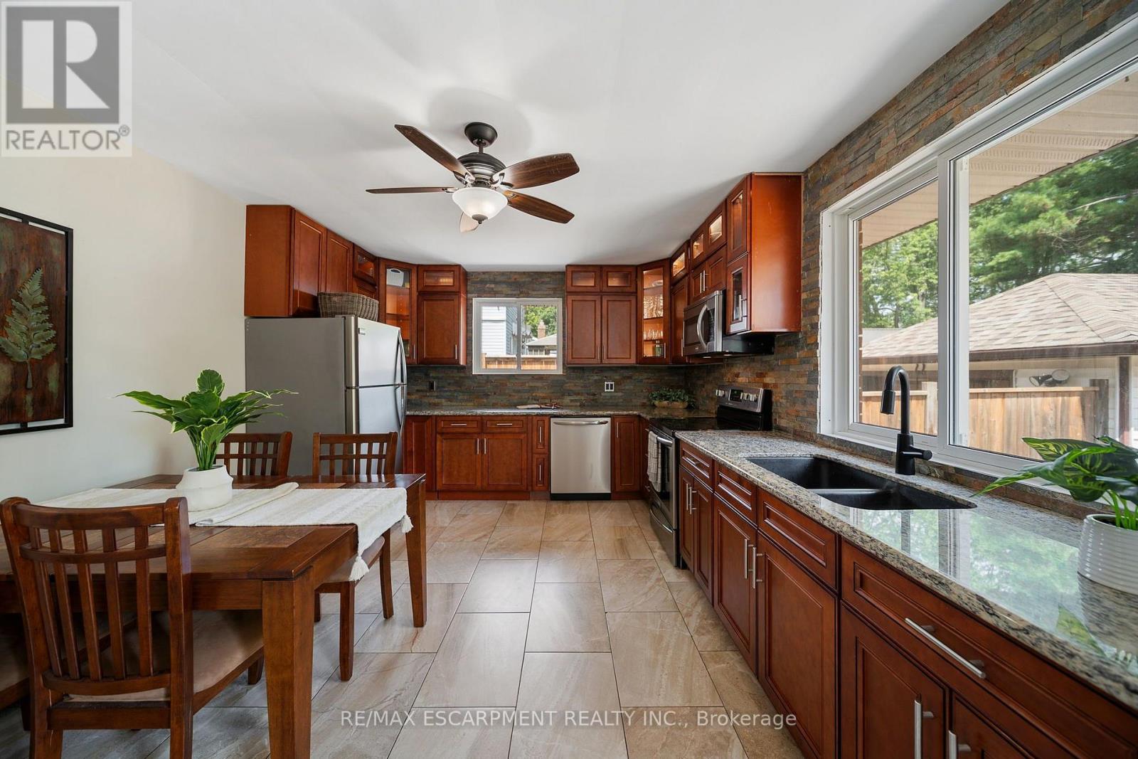 618 ST. ANDREW STREET - Image 14