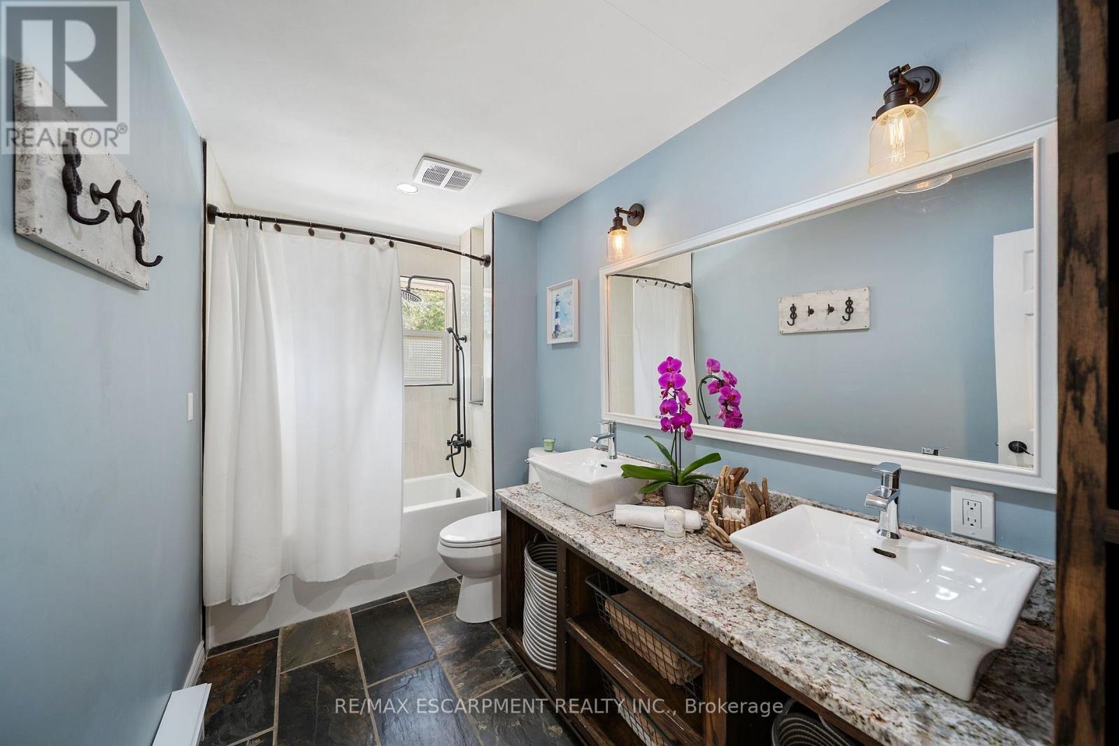 618 ST. ANDREW STREET - Image 16