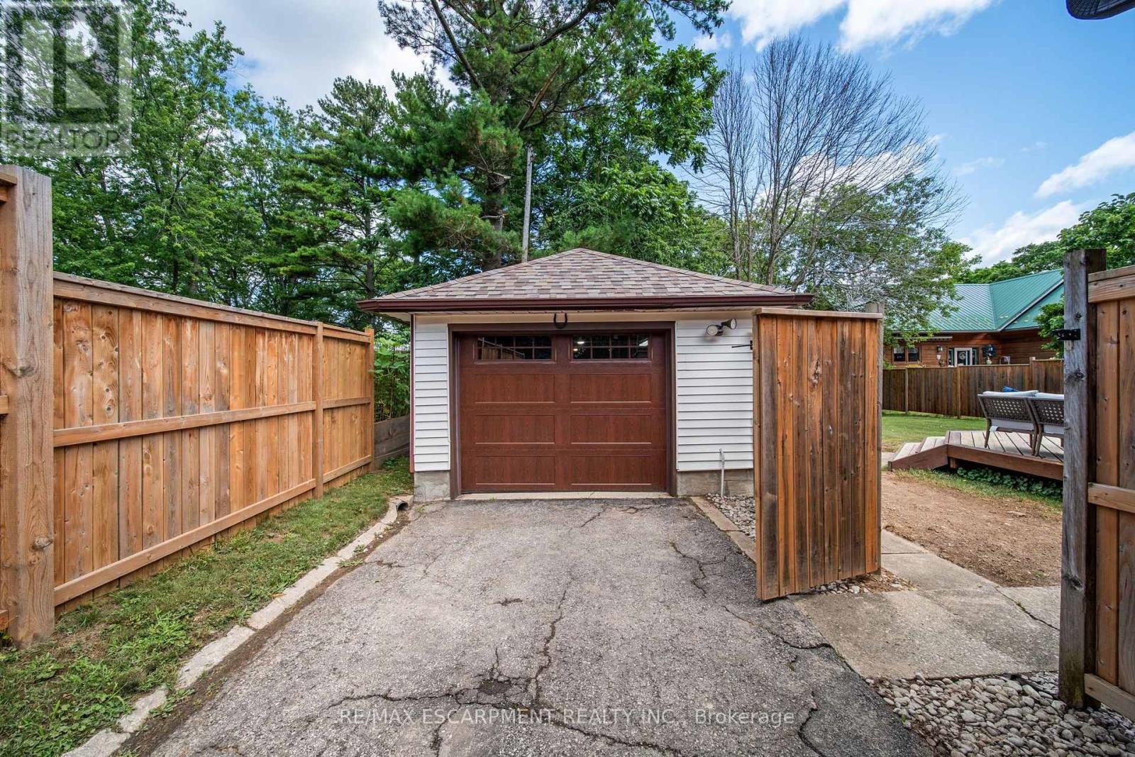 618 ST. ANDREW STREET - Image 29