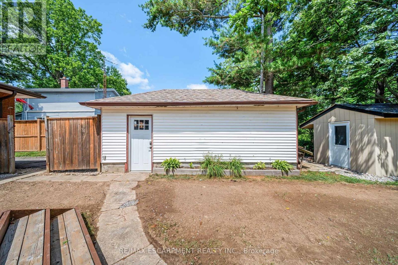 618 ST. ANDREW STREET - Image 36