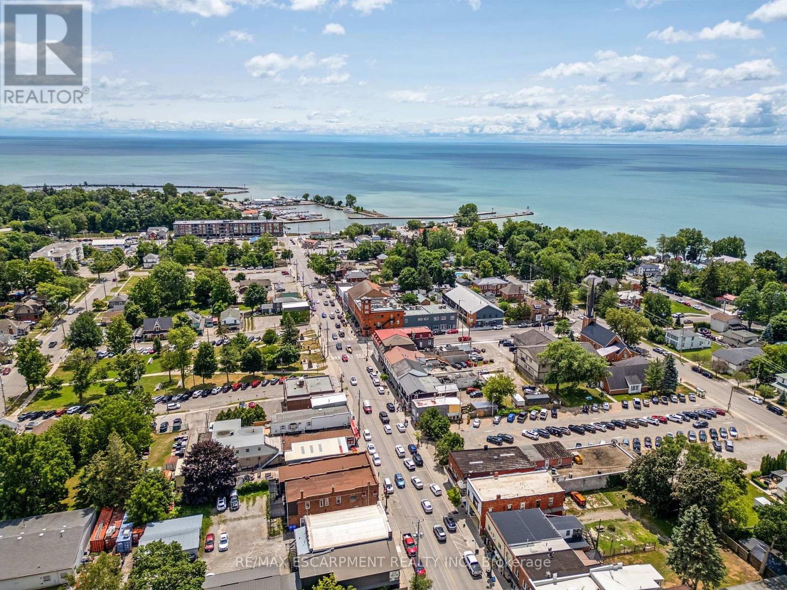 618 ST. ANDREW STREET - 43