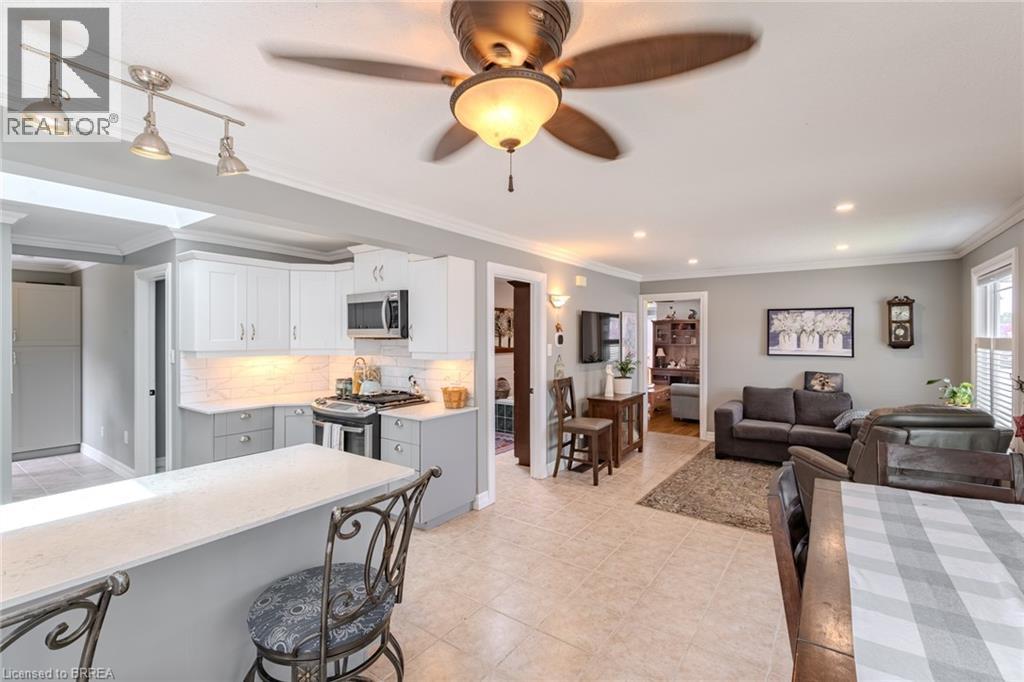 36 CRANDELL Avenue - 9