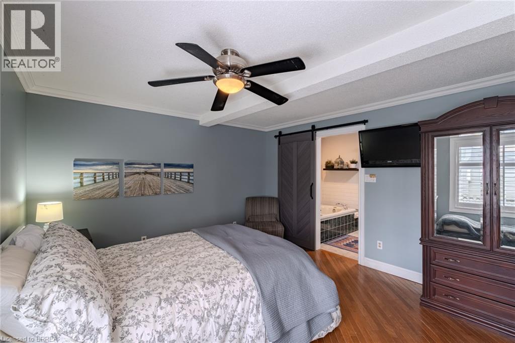 36 CRANDELL Avenue - 20