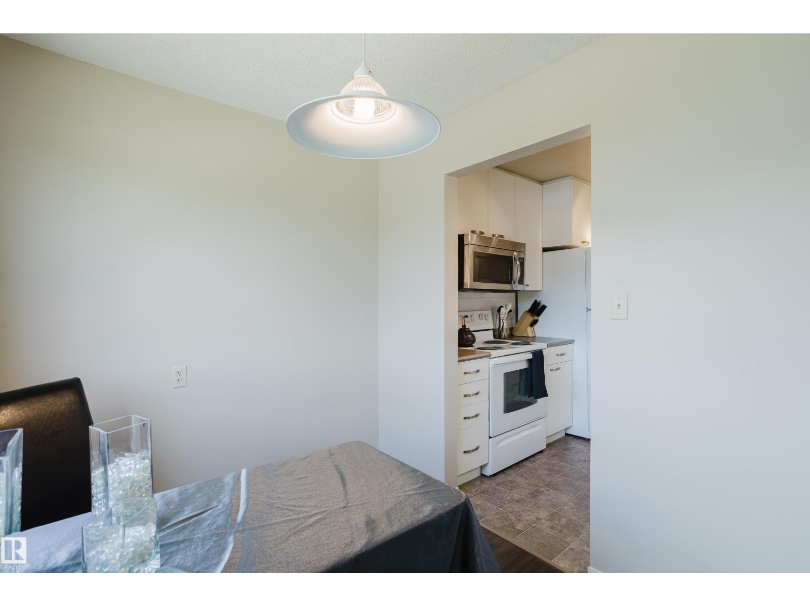 #202C 7211 171 ST NW - 12