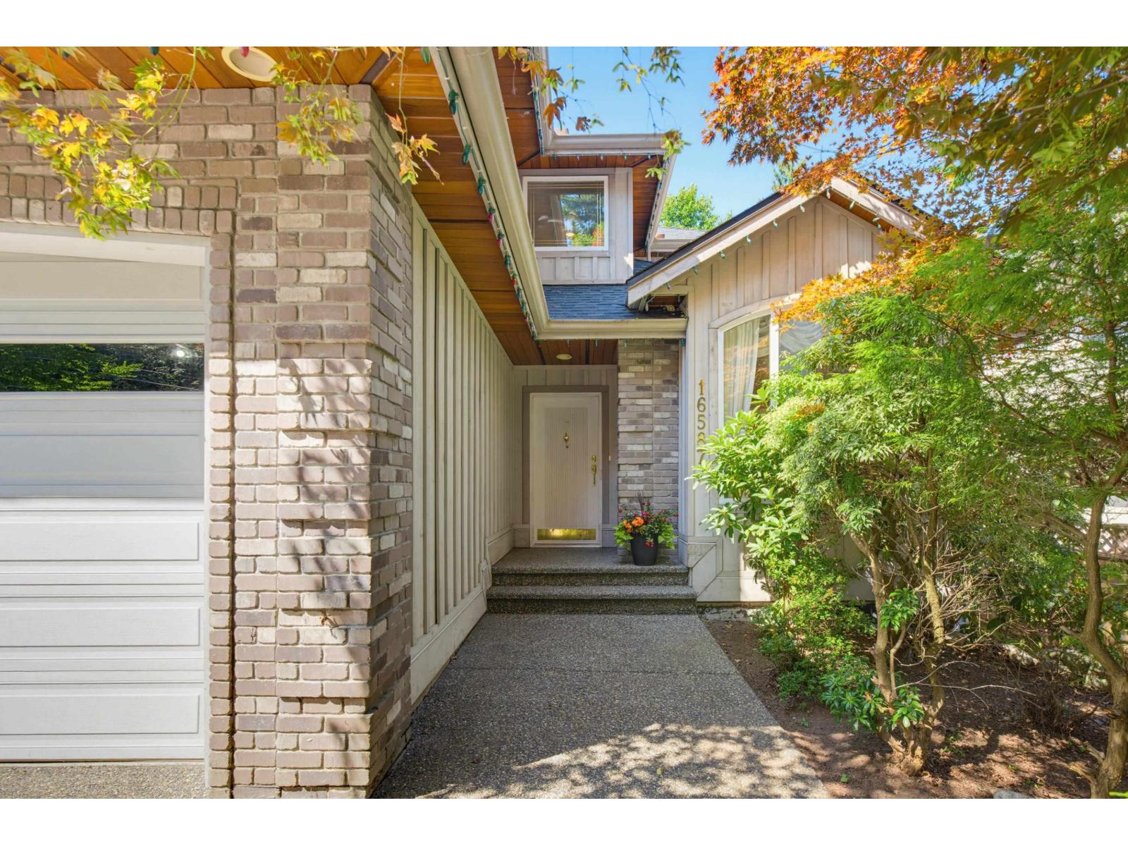 5 Bed, 4 Bath House for Sale in Surrey – 16587 84 AVENUE, Surrey – MLS# R3149315 - Image 2