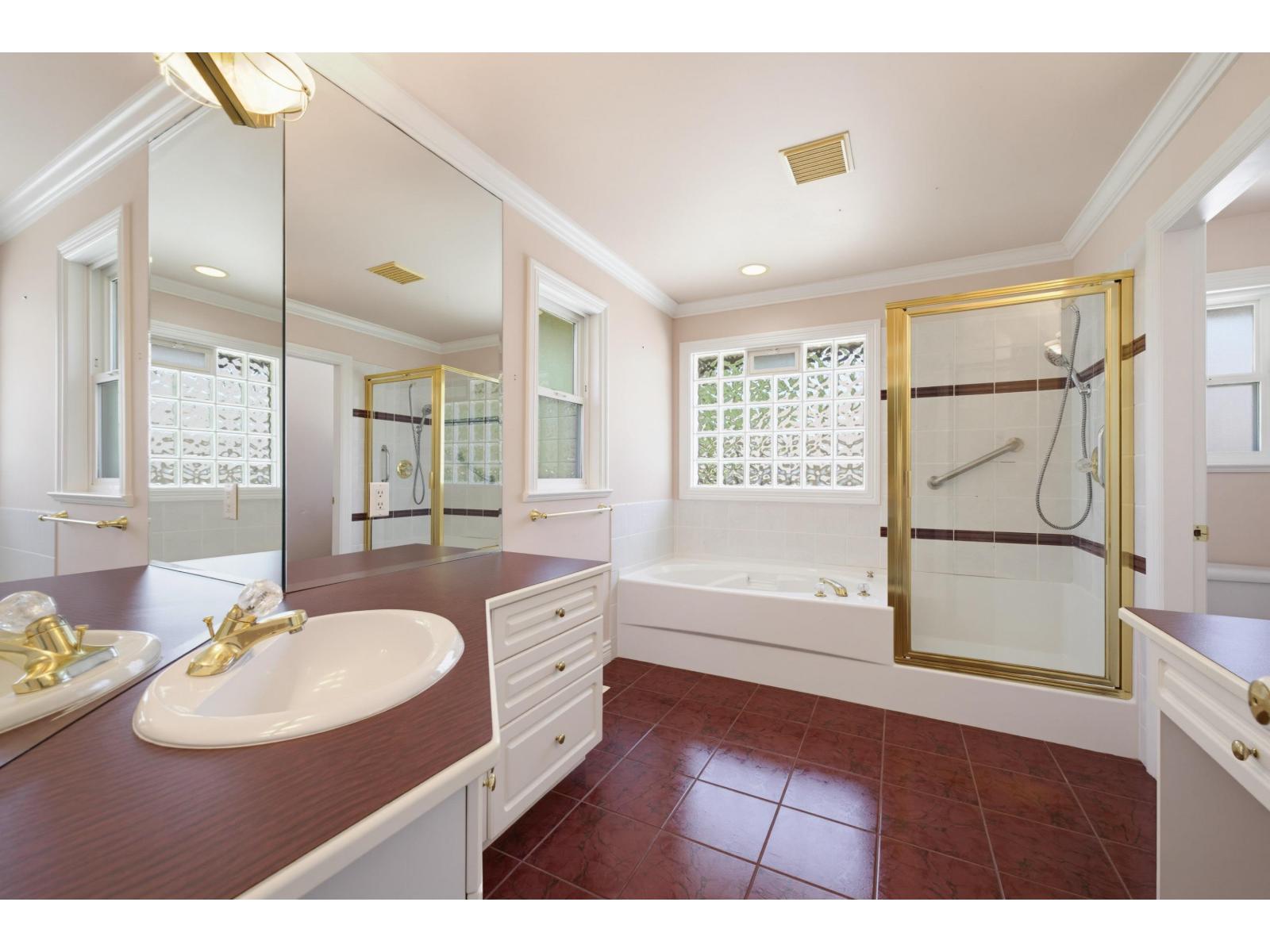 5 Bed, 4 Bath House for Sale in Surrey – 16587 84 AVENUE, Surrey – MLS# R3149315 - Image 19