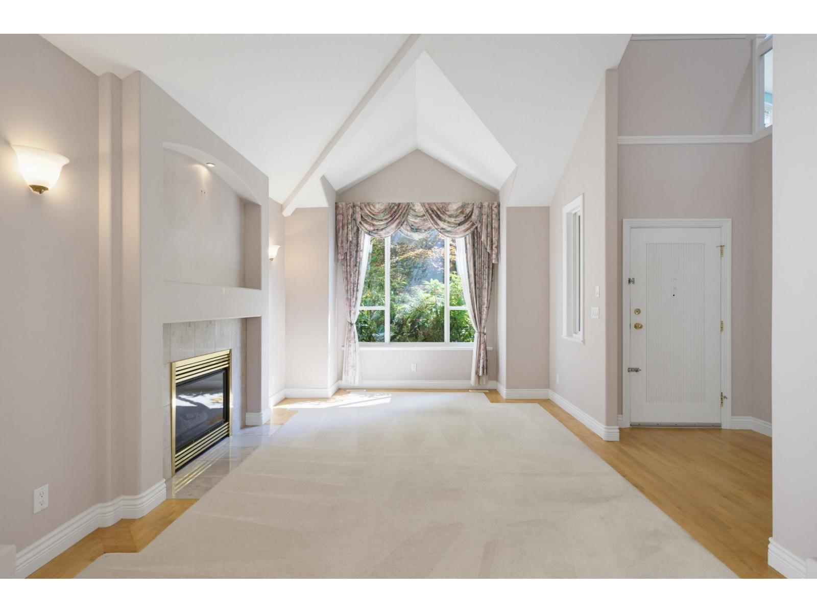 5 Bed, 4 Bath House for Sale in Surrey – 16587 84 AVENUE, Surrey – MLS# R3149315 - Image 3