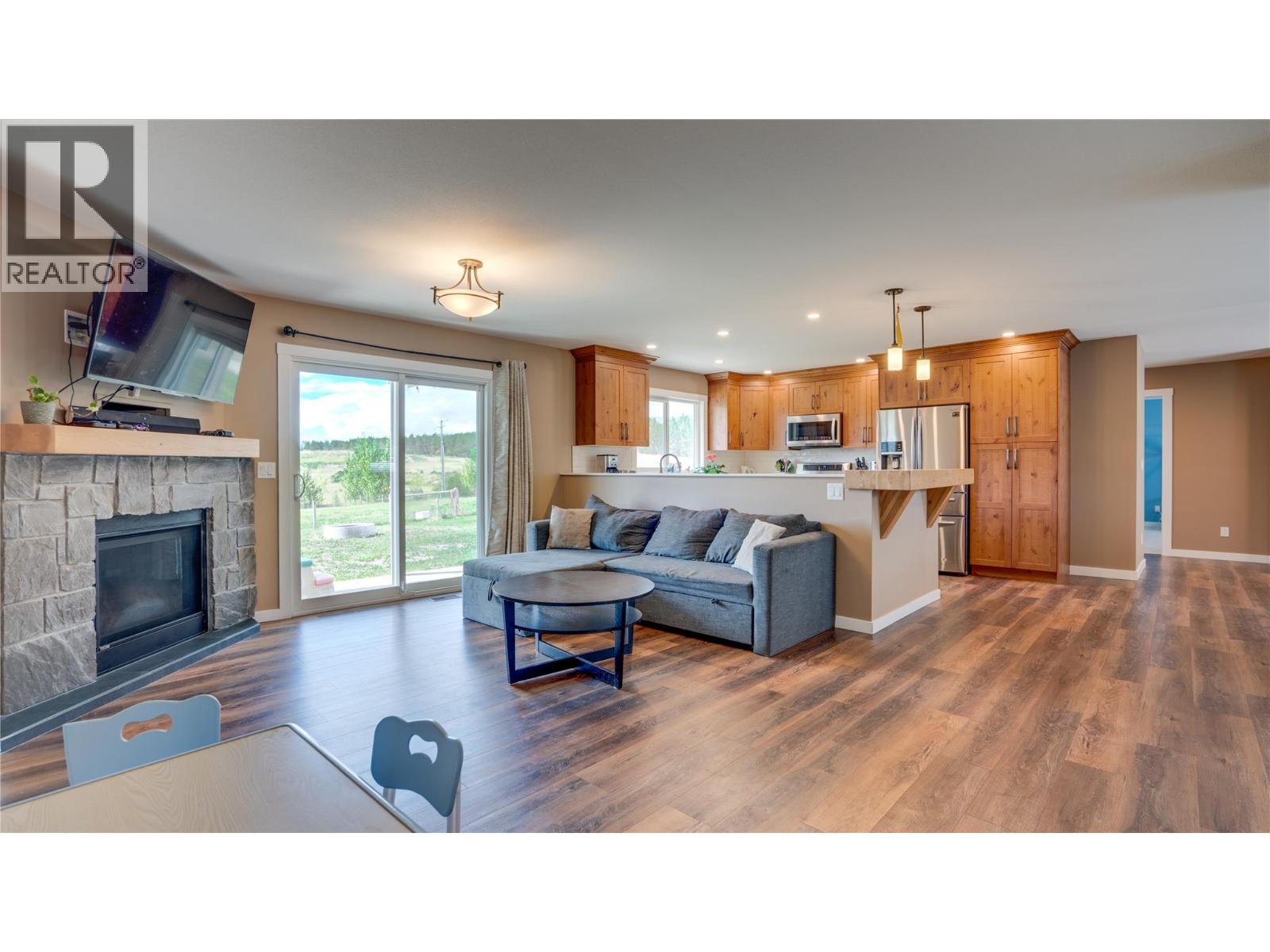  893 Evans Road, Spallumcheen