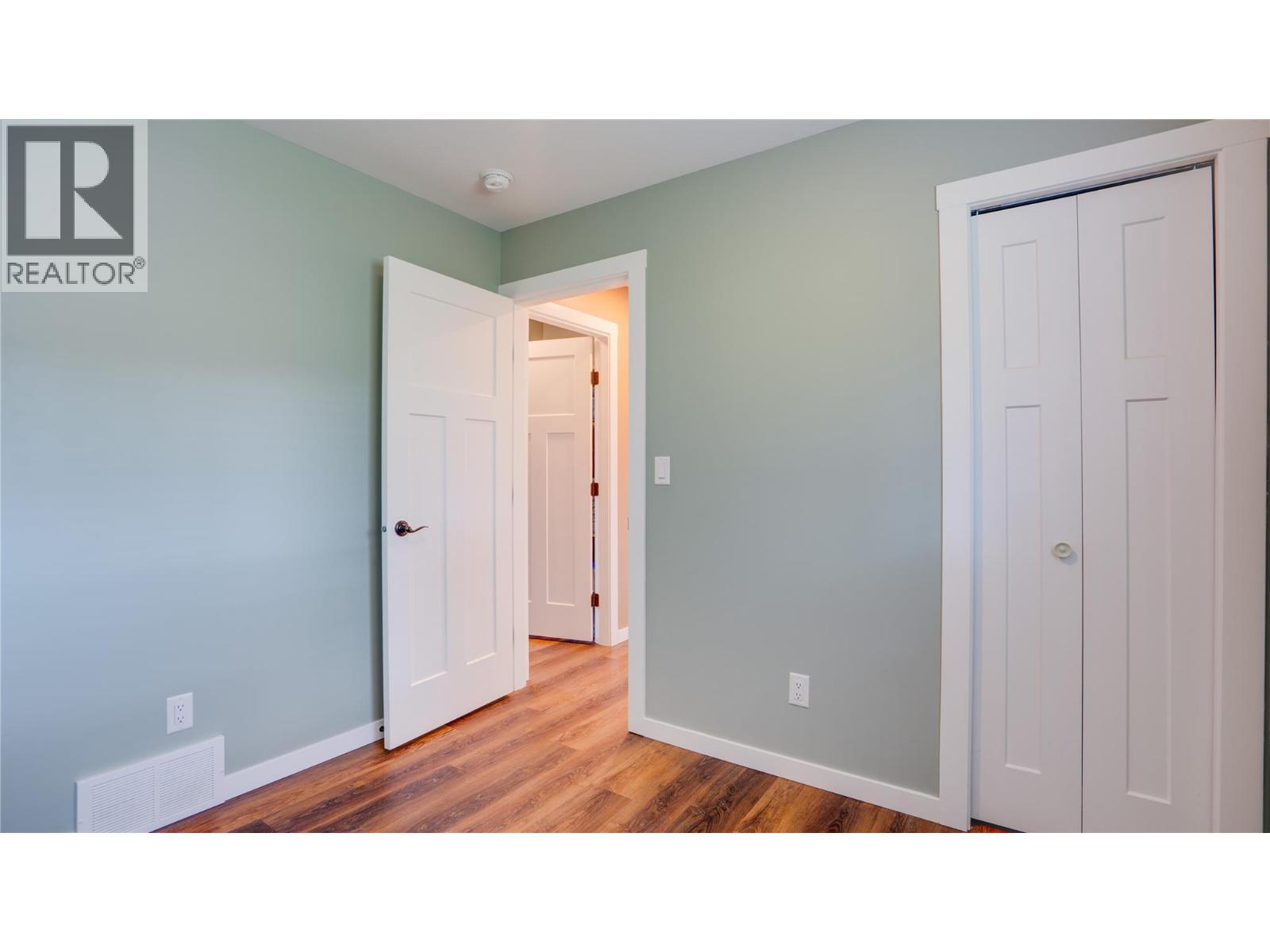  893 Evans Road, Spallumcheen
