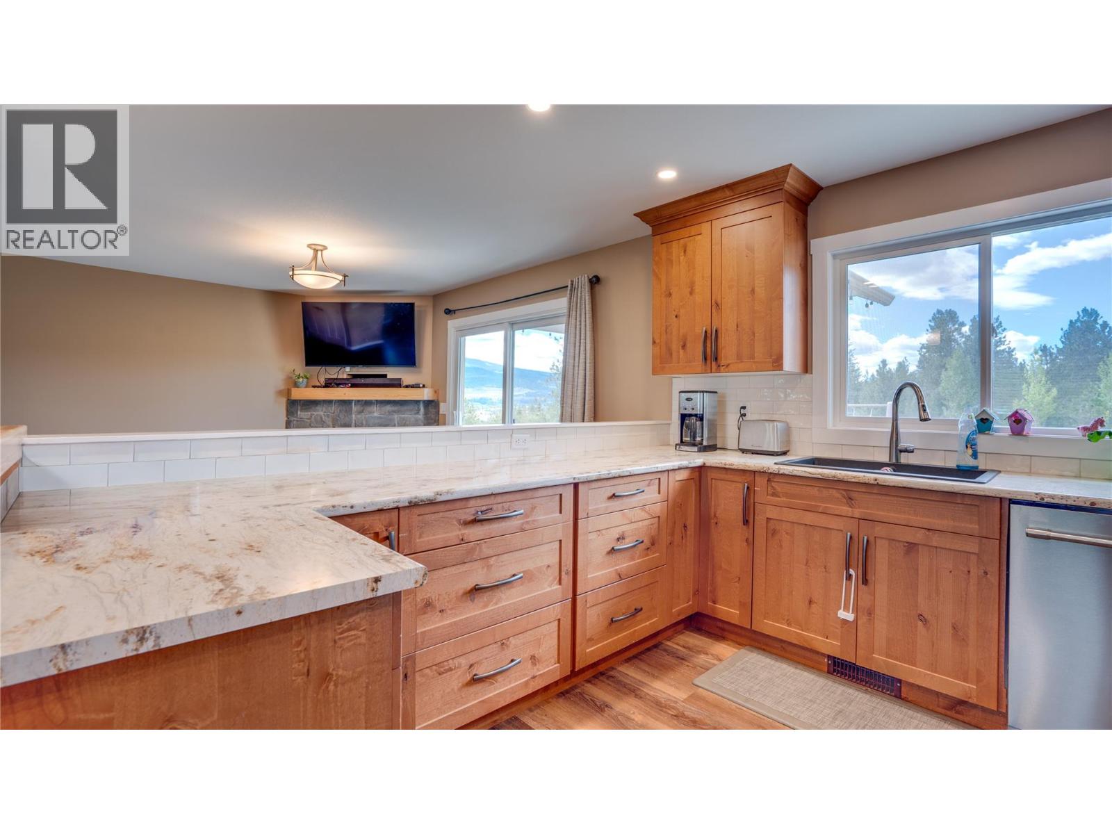  893 Evans Road, Spallumcheen