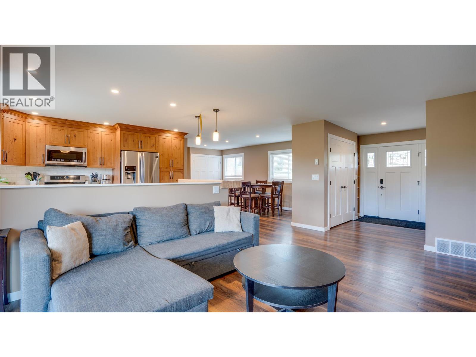  893 Evans Road, Spallumcheen