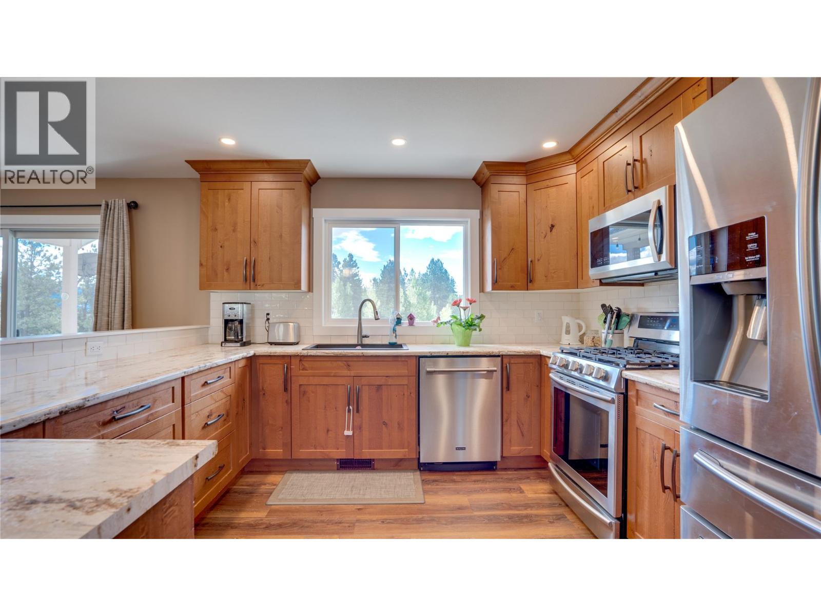  893 Evans Road, Spallumcheen